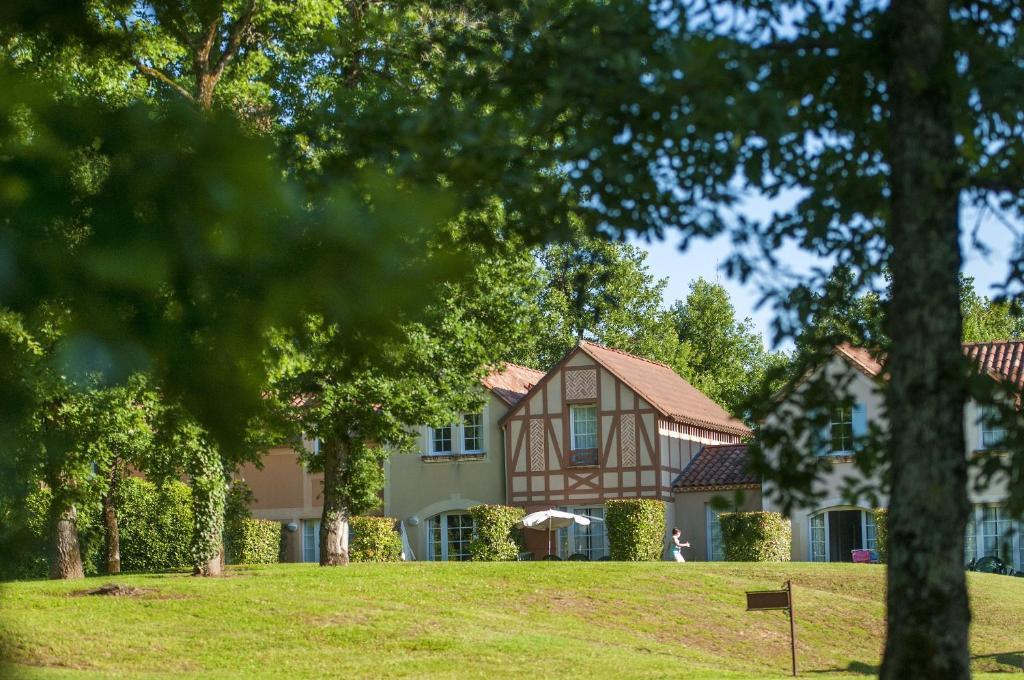 Pierre & Vacances La Residence Du Lac Monflanquin Buitenkant foto